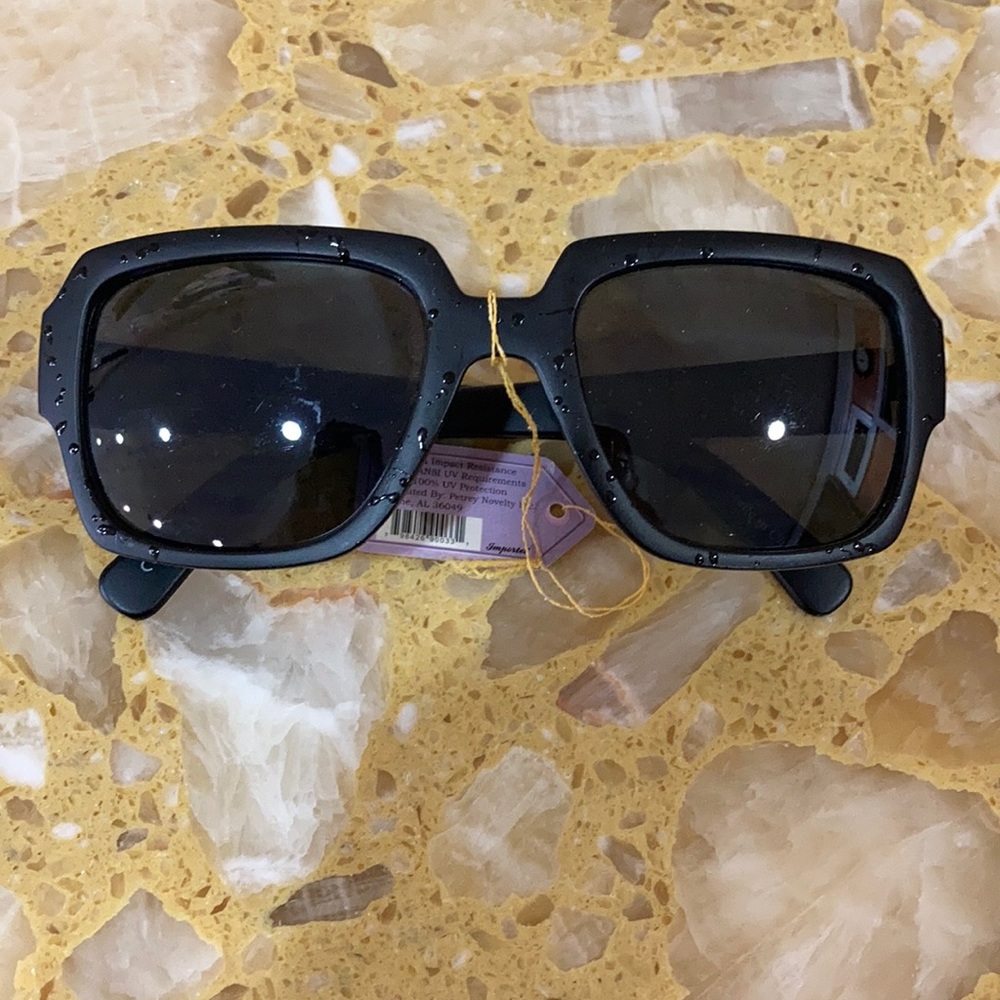 3/$25⚜️Black Bloodsplattered Glasses!